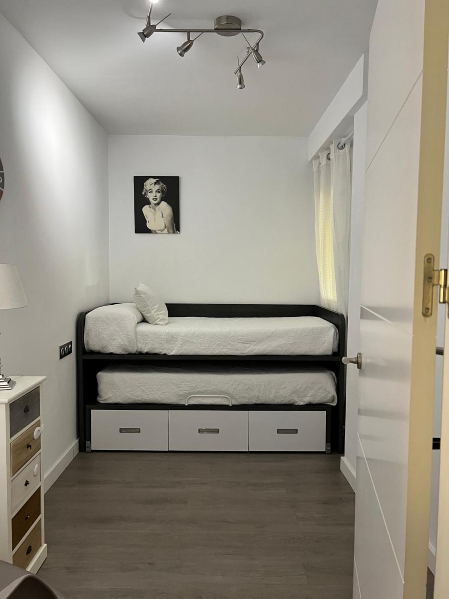 Nuevo!! Apartamento Lujo&Confort. Parking 塞维利亚 外观 照片