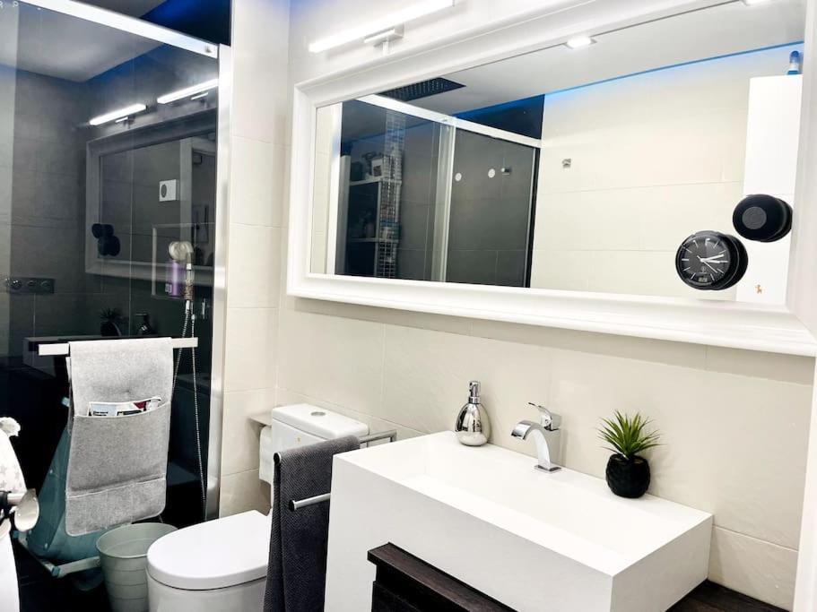 Nuevo!! Apartamento Lujo&Confort. Parking 塞维利亚 外观 照片